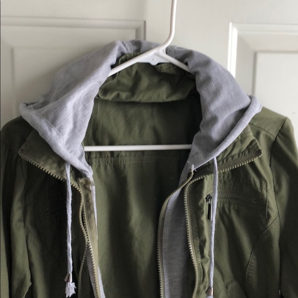 Green jacket - Picture 2 of 2